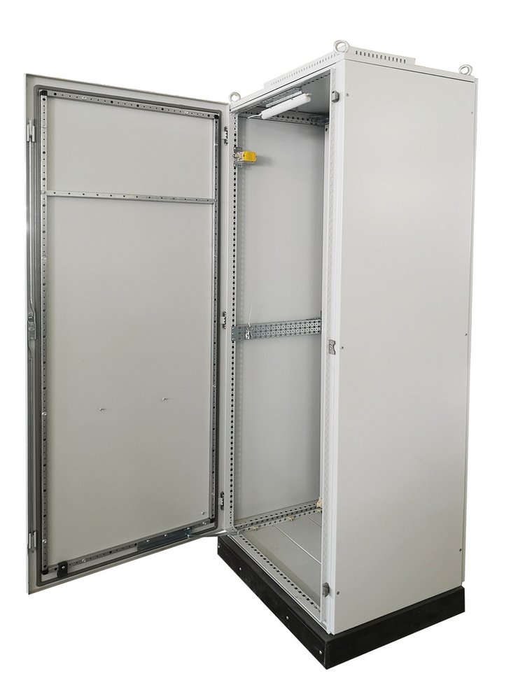 非標仿威圖機柜與工業操作臺的應用與優勢